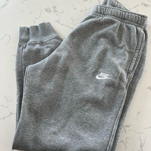 Nike Men’s Large Heather Gray Joggers